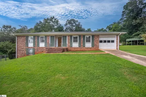 101 Teardrop Trl, Seneca, SC 29672