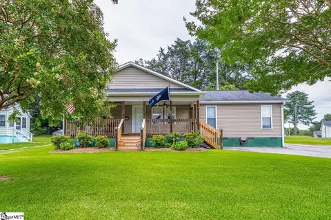 25 Henderson St, Inman, SC 29349
