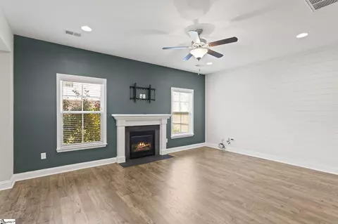 200 Daystrom Dr, Greer, SC 29651 photo 11