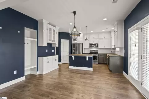 200 Daystrom Dr, Greer, SC 29651 photo 8