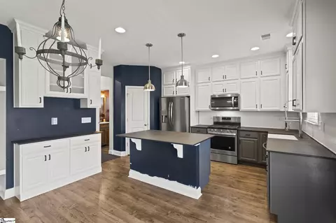 200 Daystrom Dr, Greer, SC 29651 photo 7