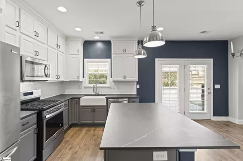 200 Daystrom Dr, Greer, SC 29651 photo 5
