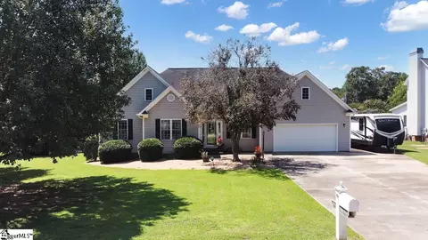 103 Dillard Dr, Easley, SC 29642