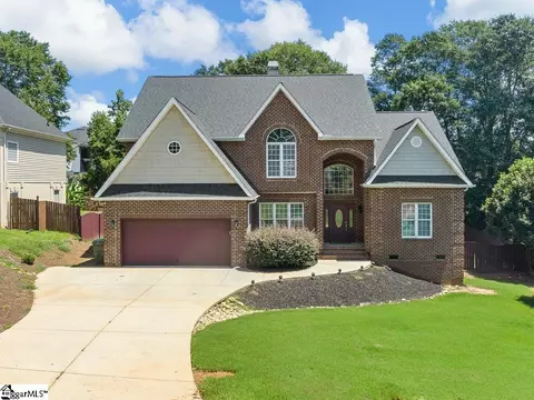 301 Chetsworth Ln, Greenville, SC 29607