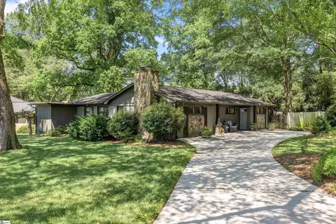 1 Jamaica Rd, Greenville, SC 29607