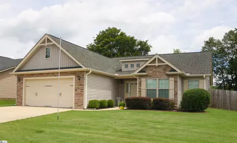 101 Lost Creek Ct, Simpsonville, SC 29681