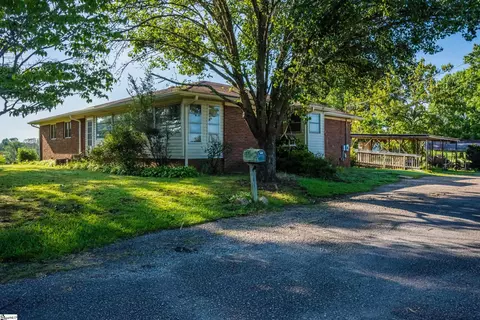 705 Cherokee Trl, Easley, SC 29640 photo 4