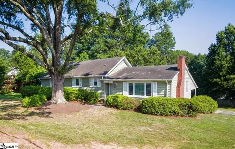 2911 E North St, Greenville, SC 29615