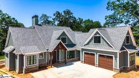 44 Tolbert Dr, Greenville, SC 29607