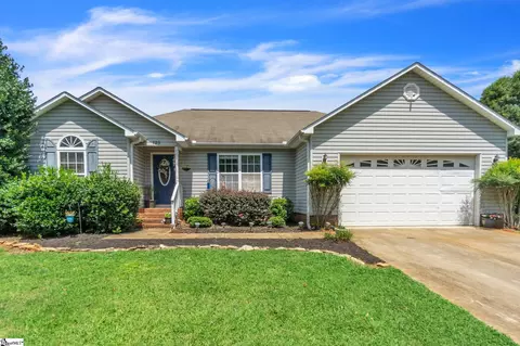125 Red Globe Ln, Woodruff, SC 29388