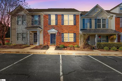 15 Spring Crossing Cir, Greer, SC 29650