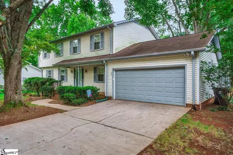 38 Cobblestone Rd, Greenville, SC 29615
