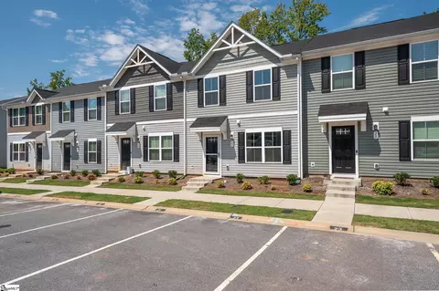 21 Tidworth Dr, Greer, SC 29651