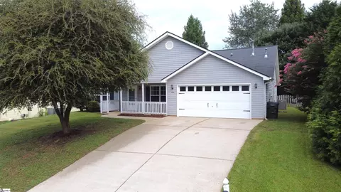 409 Lily Pond Ln, Taylors, SC 29687