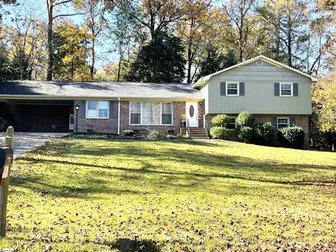 303 Pine Branch Dr, Taylors, SC 29687