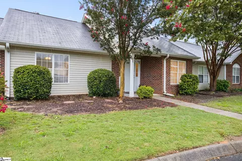 22 Creekbend Ct, Simpsonville, SC 29681