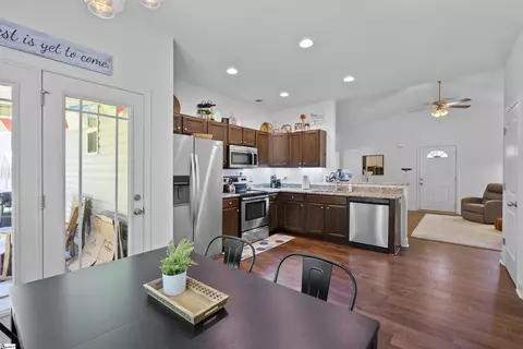 206 Center St, Greer, SC 29651 photo 9