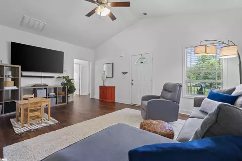 206 Center St, Greer, SC 29651 photo 2