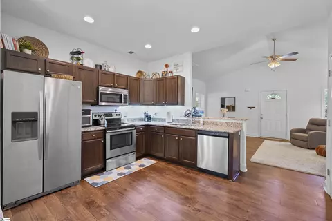 206 Center St, Greer, SC 29651 photo 7