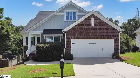 240 Rivers Edge Cir, Simpsonville, SC 29680