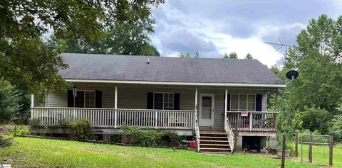 222 W Chapman Rd, Belton, SC 29627