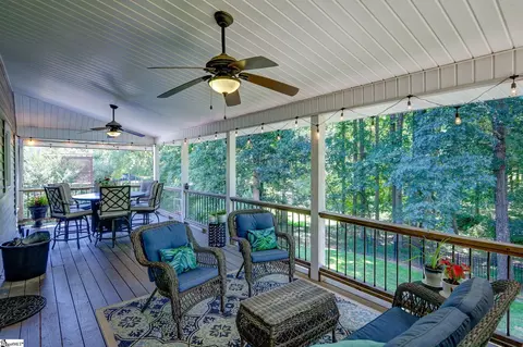 102 Caedmon Ct, Greer, SC 29650 photo 2
