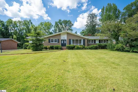 10 Eastcliffe Way, Greenville, SC 29611