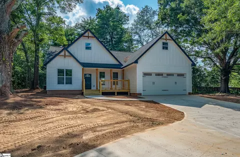 10622 Augusta Rd, Belton, SC 29627