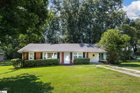 108 Forest Dr, Laurens, SC 29360