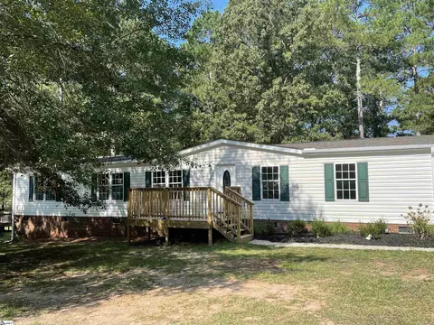125 Balsam Ln, Greenwood, SC 29646