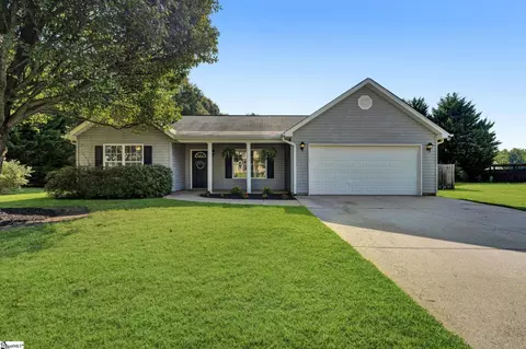 20 Fishing Run Ct, Taylors, SC 29687