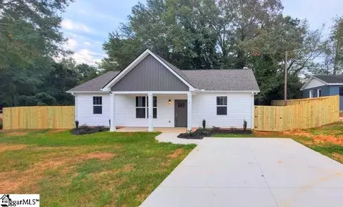 14 Lanford Dr, Greenville, SC 29605