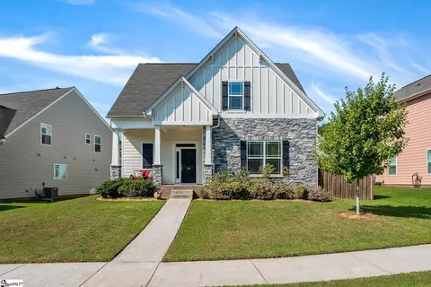 28 Arnold Mill Rd, Simpsonville, SC 29680