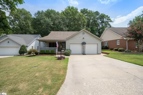 104 Cottage Ct, Laurens, SC 29360