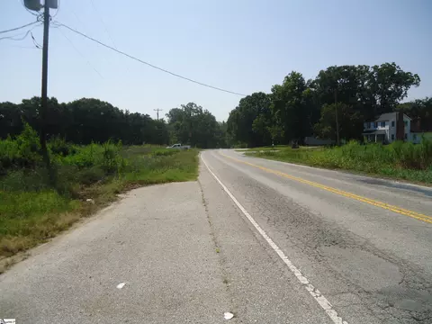 1981 Reedy Fork Rd, Pelzer, SC 29669 photo 3