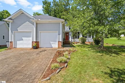 4 Mountain Trace Ct, Greenville, SC 29609