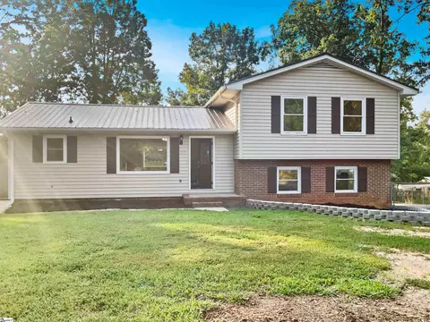 212 Aspenwood Dr, Simpsonville, SC 29680