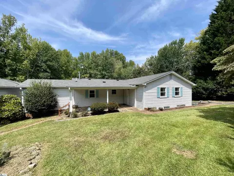 14 Springdale Dr, Travelers Rest, SC 29690
