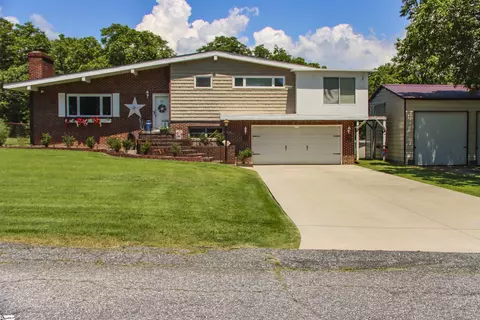 301 Farrow Cir, Fountain Inn, SC 29644