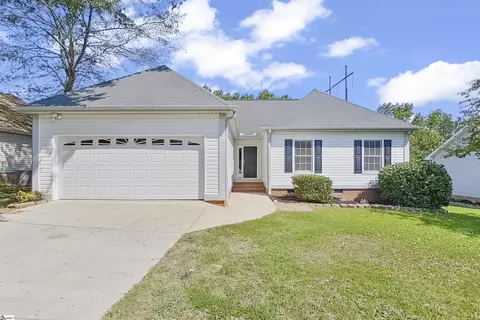 207 Flannery Ct, Fountain Inn, SC 29644