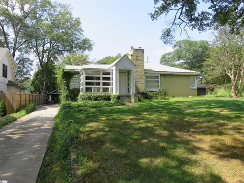 18 Augusta Ct, Greenville, SC 29605