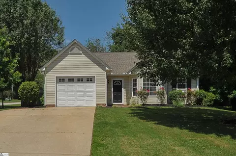 18 Green Oak Dr, Simpsonville, SC 29680