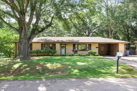 1038 E Perry Rd, Greenville, SC 29609