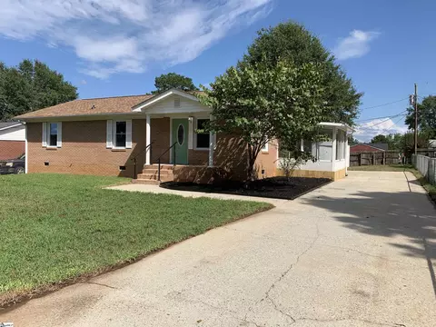 122 Friendly St, Fountain Inn, SC 29644