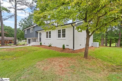 106 Willow Ct, Easley, SC 29642 photo 3