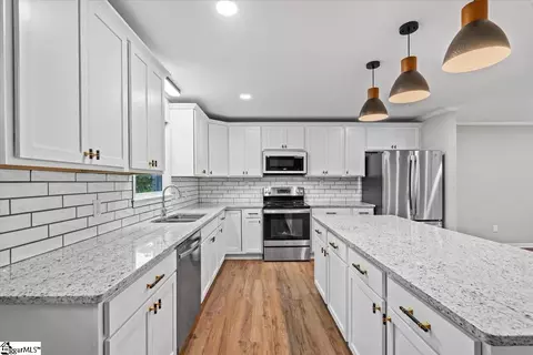 106 Willow Ct, Easley, SC 29642 photo 8