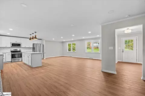 106 Willow Ct, Easley, SC 29642 photo 4