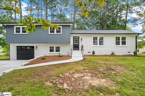 106 Willow Ct, Easley, SC 29642