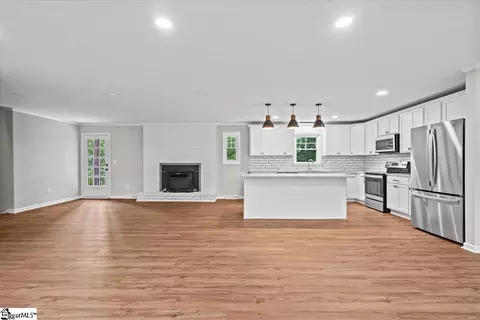 106 Willow Ct, Easley, SC 29642 photo 6