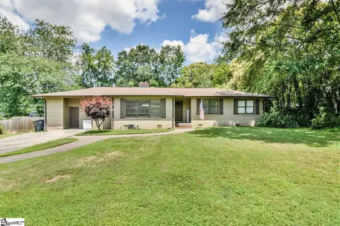9 Shenandoah Dr, Greenville, SC 29615